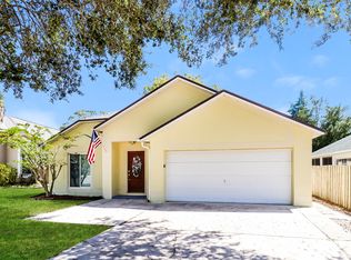 2042 Crosscreek Ct, Oviedo, FL 32766