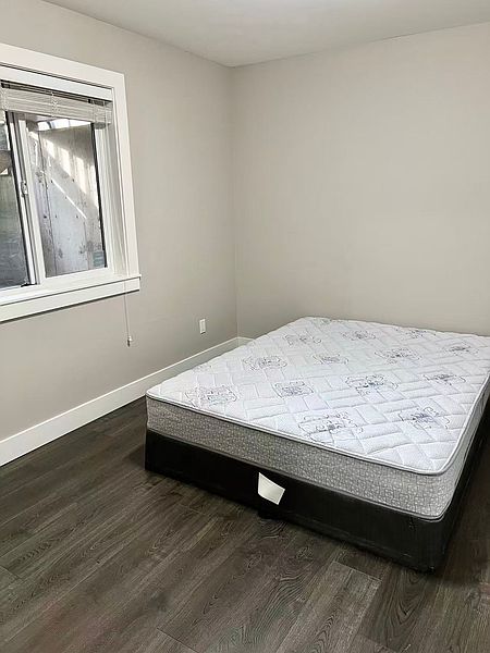Coquitlam House for rent - 2 Bedrooms — photo 3