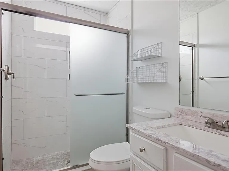 1409 Chardin Dr — Photo 23