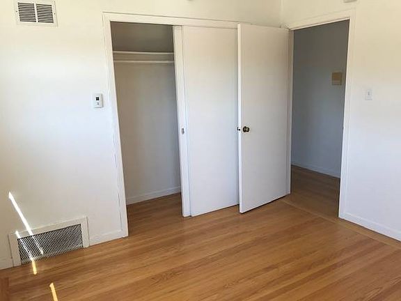 3rd image of 435 Euclid Ave #20