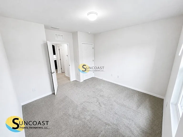 2518 NE 6th Pl — Photo 28