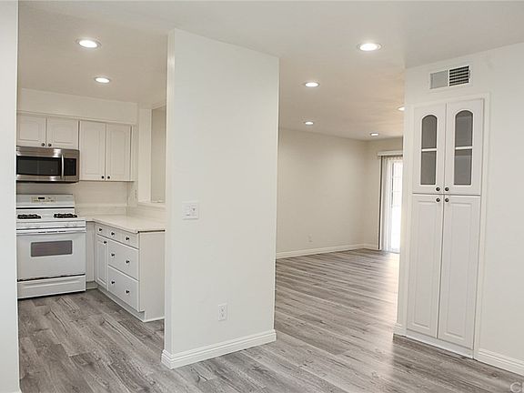 5th image of 3101 Plaza Del Amo Unit 104