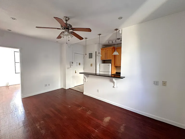 21-15 33rd St #5A — Photo 5