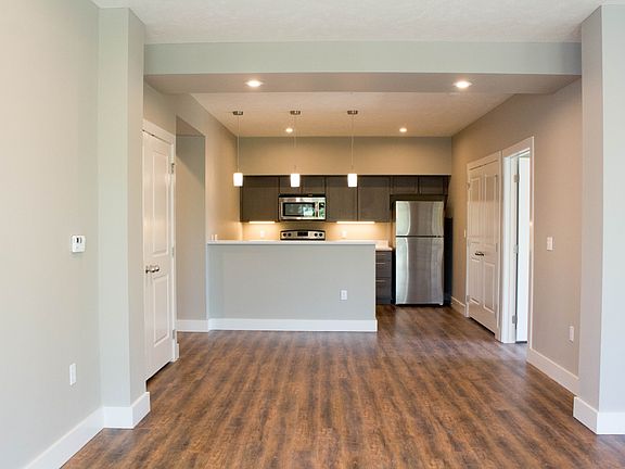 4th image of 317 S Coeur Dalene St #300