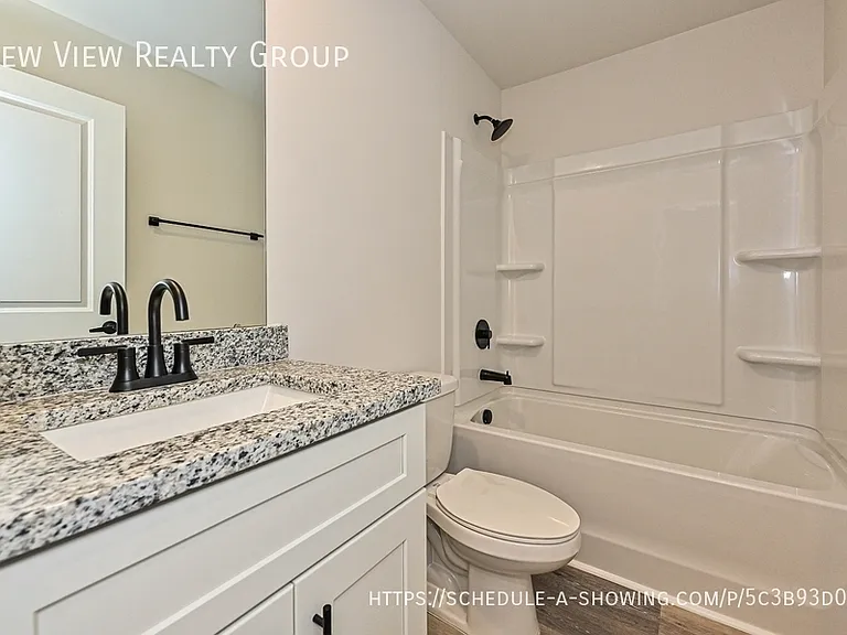 504 12th Ave NE — Photo 20