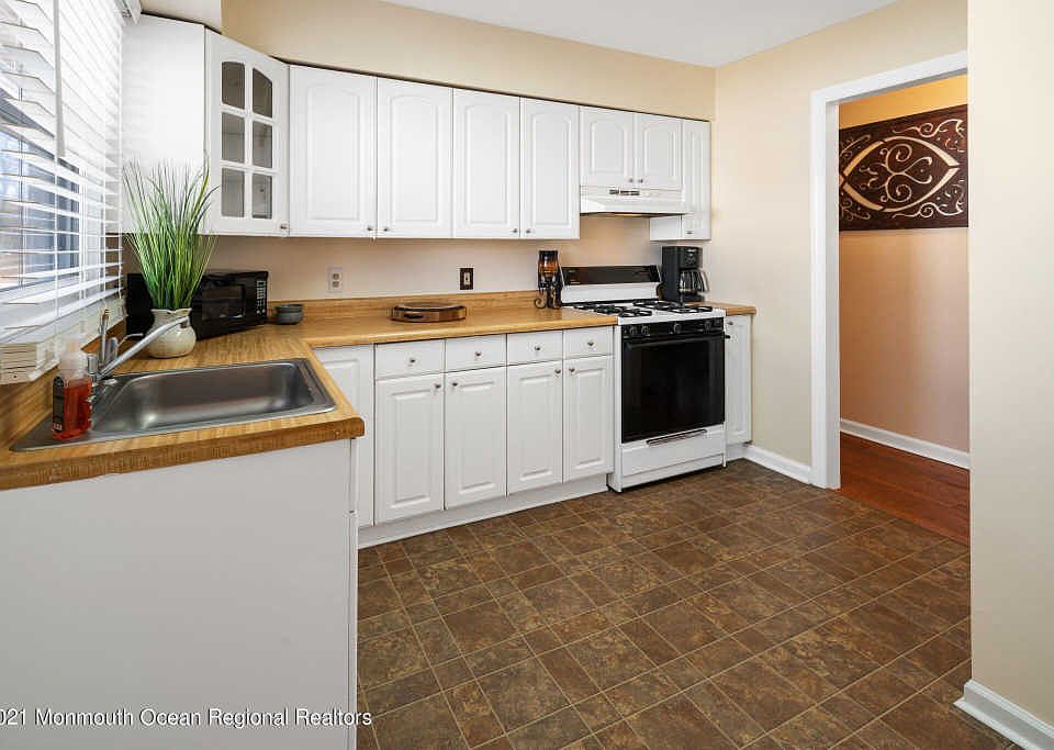 1st image of 100 Terrace Ave