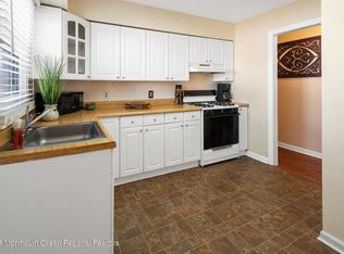 100 Terrace Ave, Toms River, NJ 08753