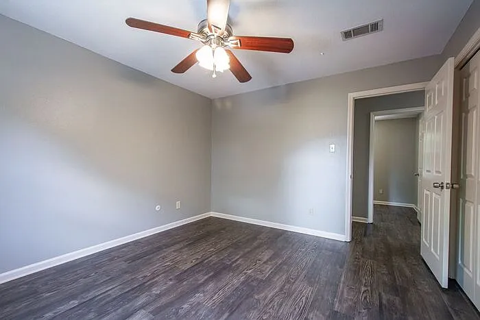 8120 W Markham St #5 — Photo 22