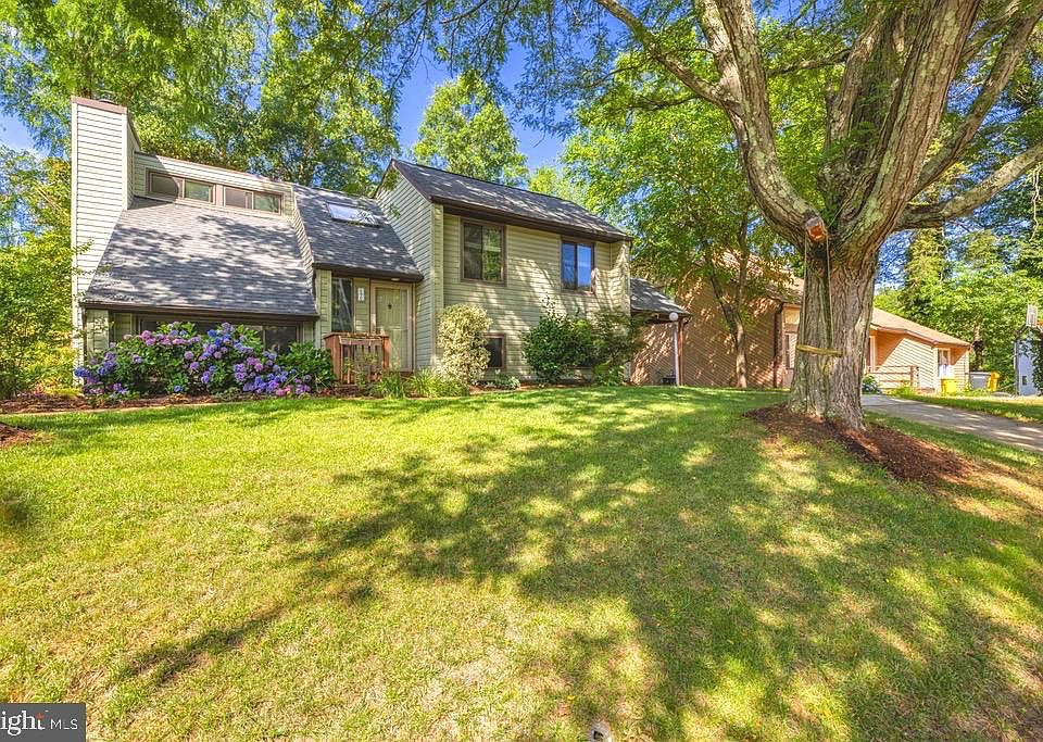 1st image of 690 Dill Ct