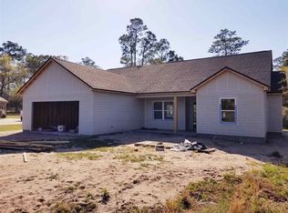 10 Blackberry Ln, Crawfordville, FL 32327