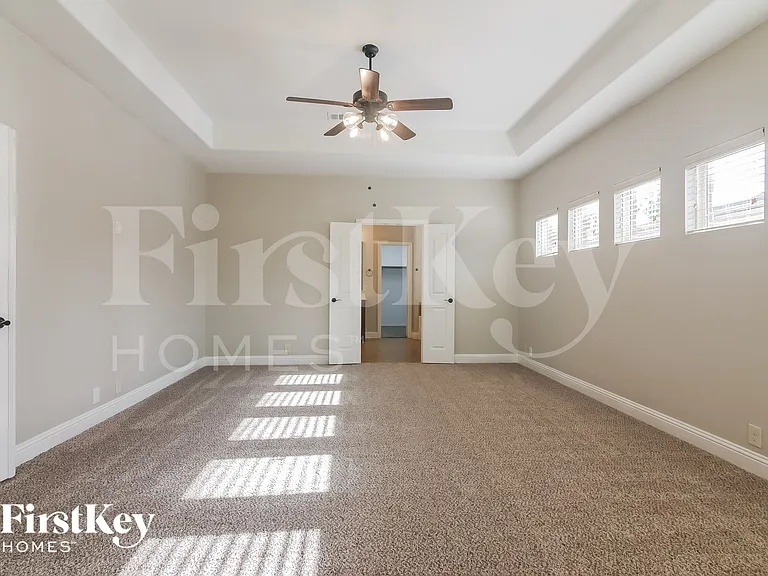 1301 Lucetta Ct — Photo 9