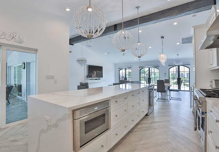 713 Forsyth St — Photo 14