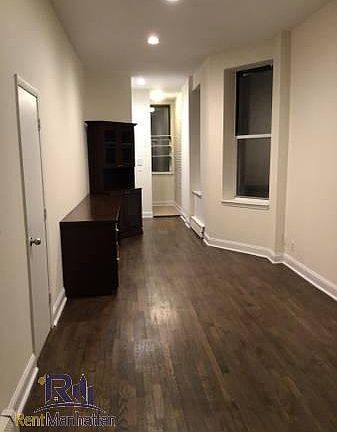 3rd image of 135 W 24th St Frnt 1
