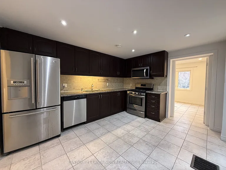 457 Ossington Ave — Photo 7