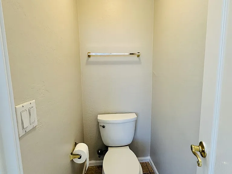 672 W Raven Dr — Photo 29