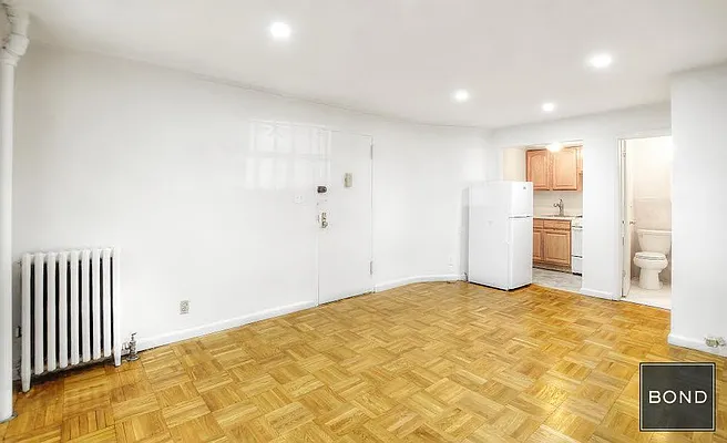 Rented by Bond New York | media 11