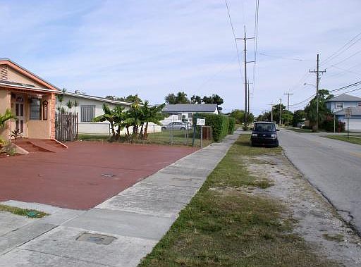 3rd image of 1557 NW 5th St