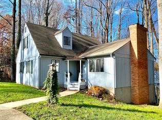 216 Simsbury Ln, Forest, VA 24551