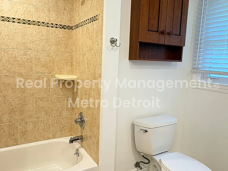 3028 Caswell Dr — Photo 24