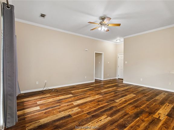 3rd image of 3517 Marigold St