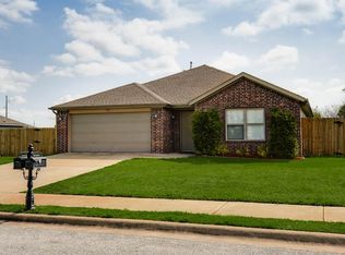 321 Violet St, Centerton, AR 72719