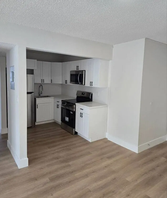 2 bed, 1.0 bath, 900 sqft, $2,050 — Photo 4