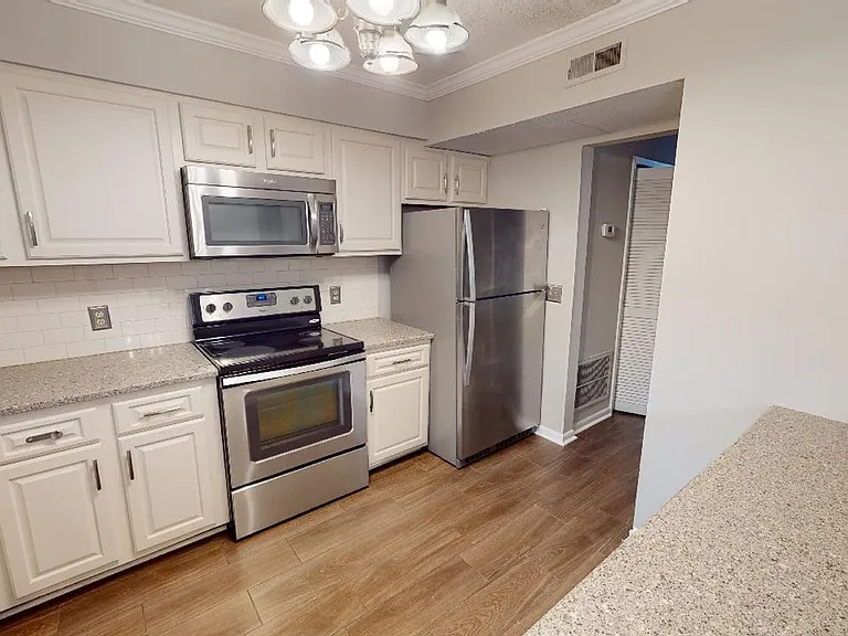 3280 Heathstead Pl — Photo 2