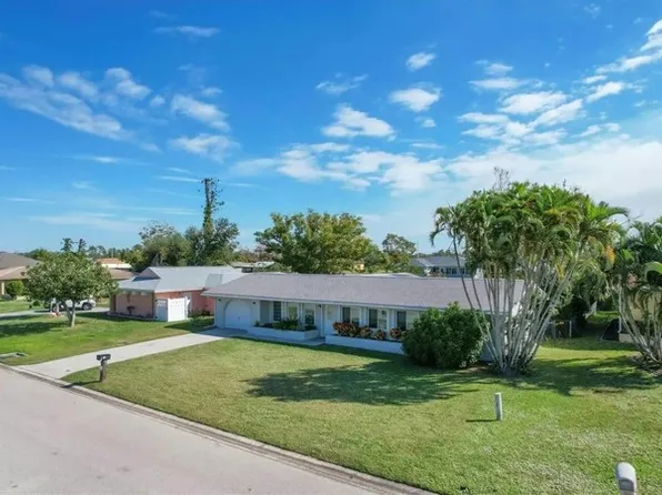 91 Caddy Rd, Rotonda West, FL 33947