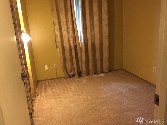 5th image of 3864 S 305th Pl