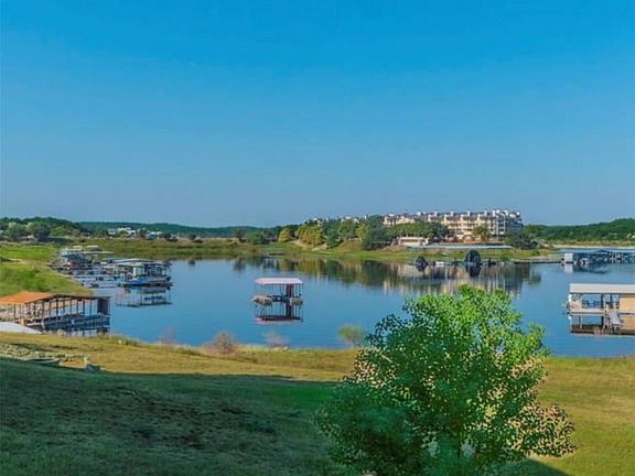 5th image of 3900 Lake Park Cv
