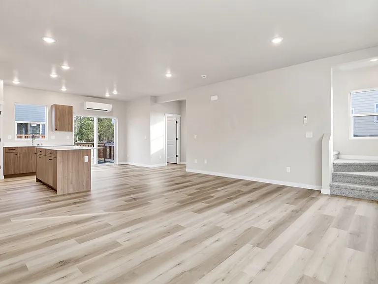 2753 Oleander Loop — Photo 1