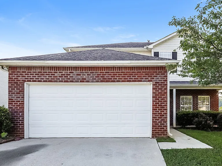 1607 Thornwick Trce — Photo 1