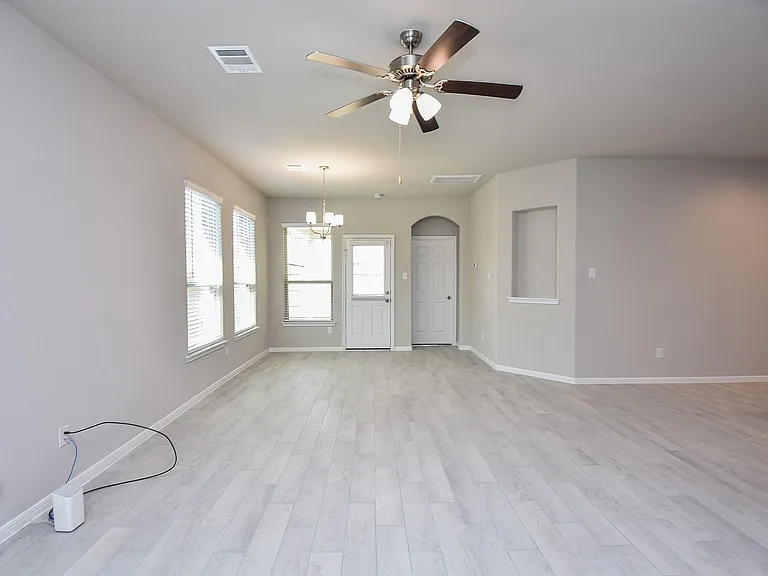 1428 Sundown Glen Ln — Photo 7