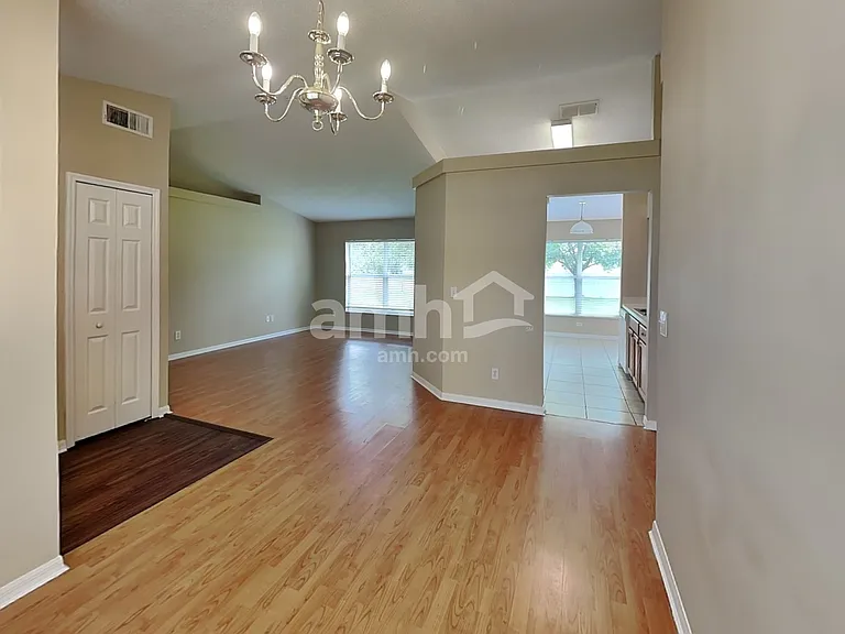 12131 Woodglen Cir — Photo 4