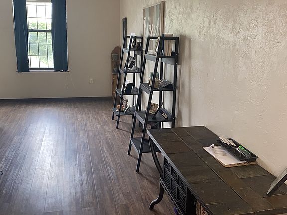 4th image of 683 N Water St #697