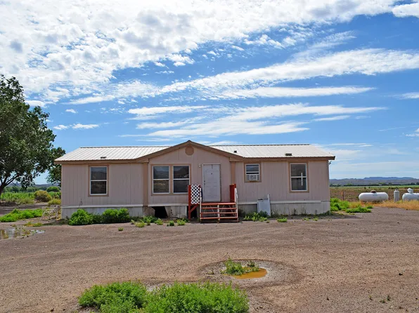 28 Community Rd, Polvadera, NM 87828