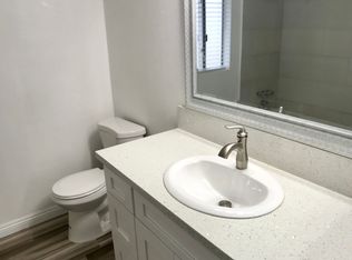 1301 Aquarius Ct APT 13, Bakersfield, CA 93309
