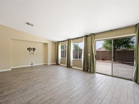 4th image of 7142 Laramie Ave