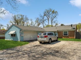 153 Lawton Ln, Bolingbrook, IL 60440