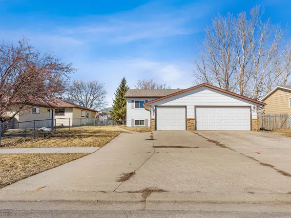 3403 12th St S, Moorhead, MN 56560