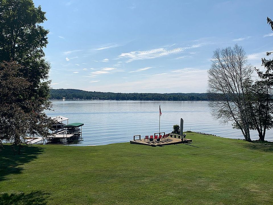 2nd image of 836 Eveline Orchard Dr