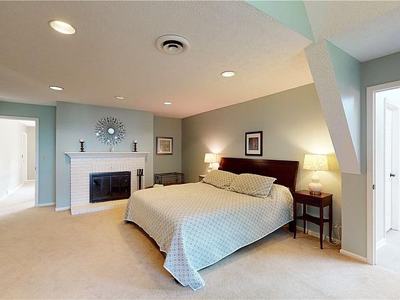 4th image of 1870 Newbury Ct