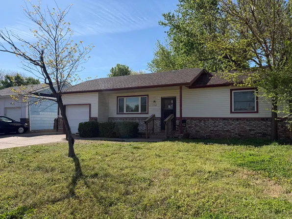 1305 E Selma St, Wichita, KS 67216