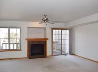 186 Broadmoor Ln, Iowa City, IA 52245