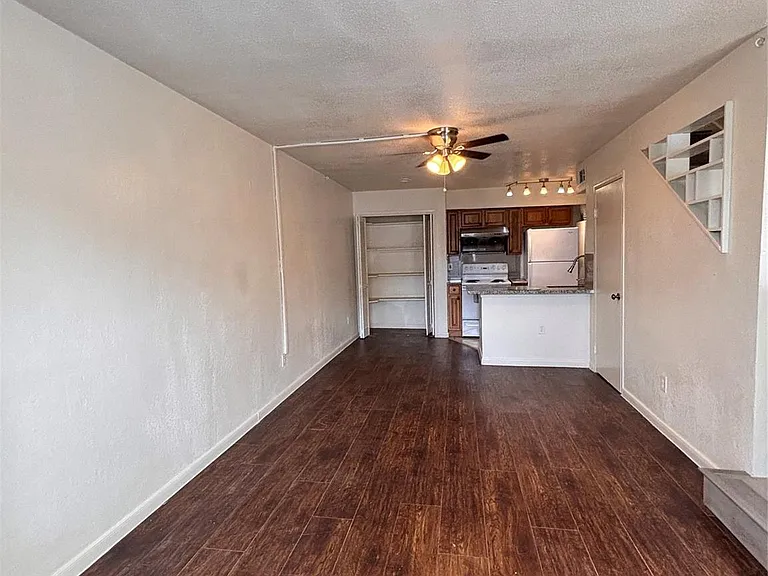 2110 Wilcrest Dr #123 — Photo 7