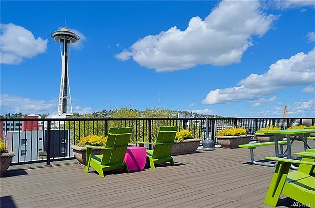 Studio, 340 sqft, $1,600 — Photo 3