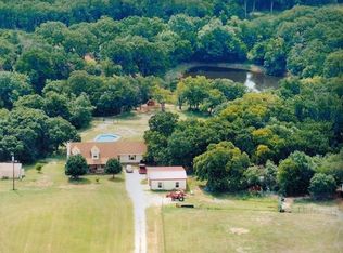 962 Hunter Trl, Bridgeport, TX 76426