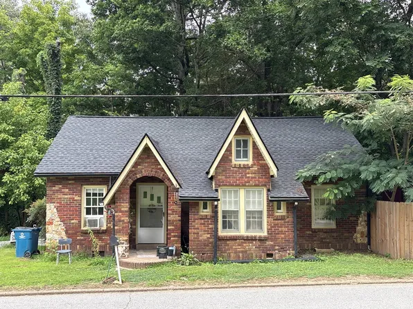 121 Washington Ave, Camden, TN 38320