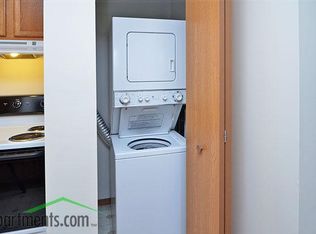 2408 Heathrow Dr APT 7, Champaign, IL 61820