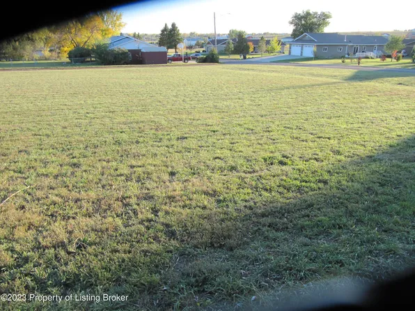 3rd Ave NW, Beach, ND 58621